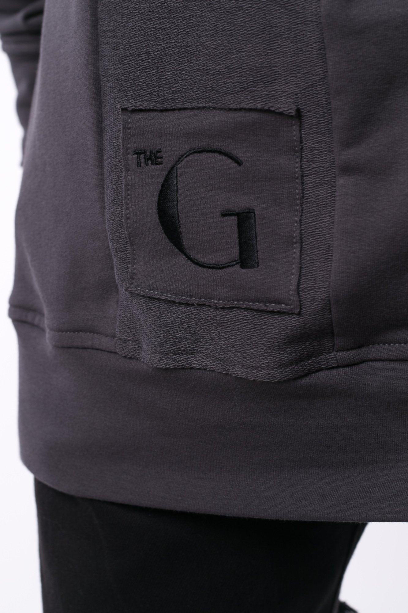 The Man Paneled Hoody 17 // dřevěné uhlí